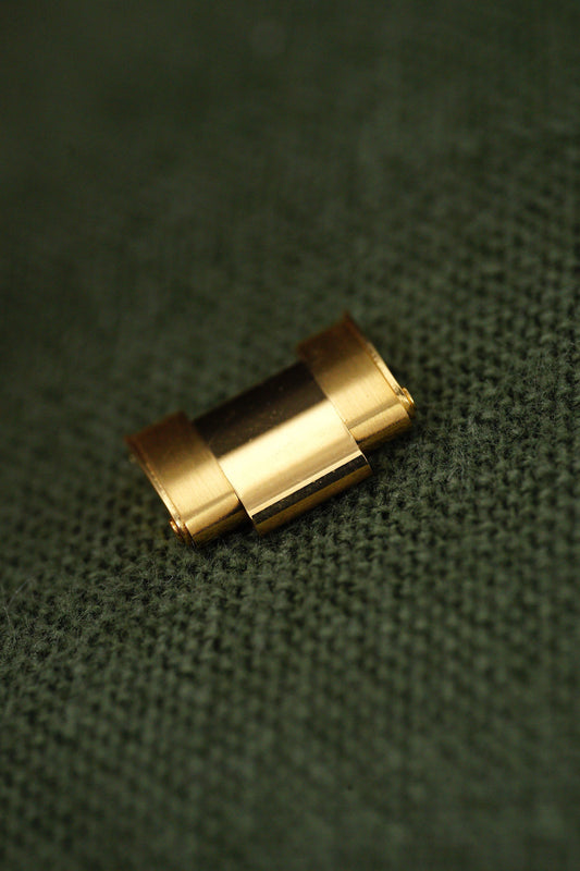 Rivet Oyster Gold Link 18k with Breite 14,3 mm Länge 10,2 mm