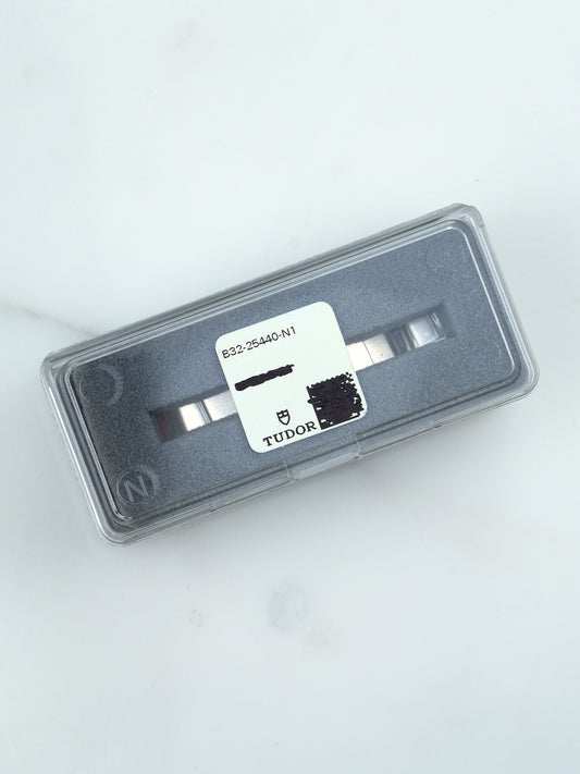 Tudor NOS Oyster Clasp B32-25440-N1 for the 9315 Bracelet | Submariner 79090