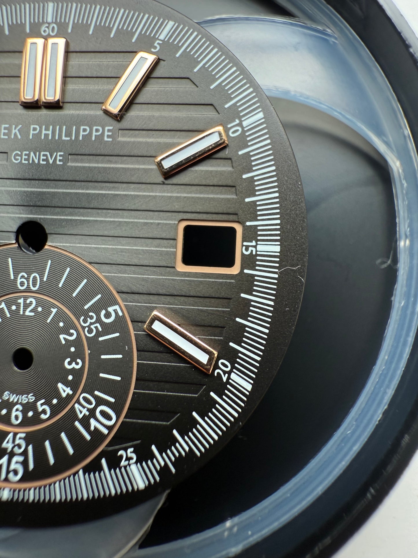 Patek Philippe NOS Zifferblatt Schwarz für Nautilus 5980/1R in Roségold