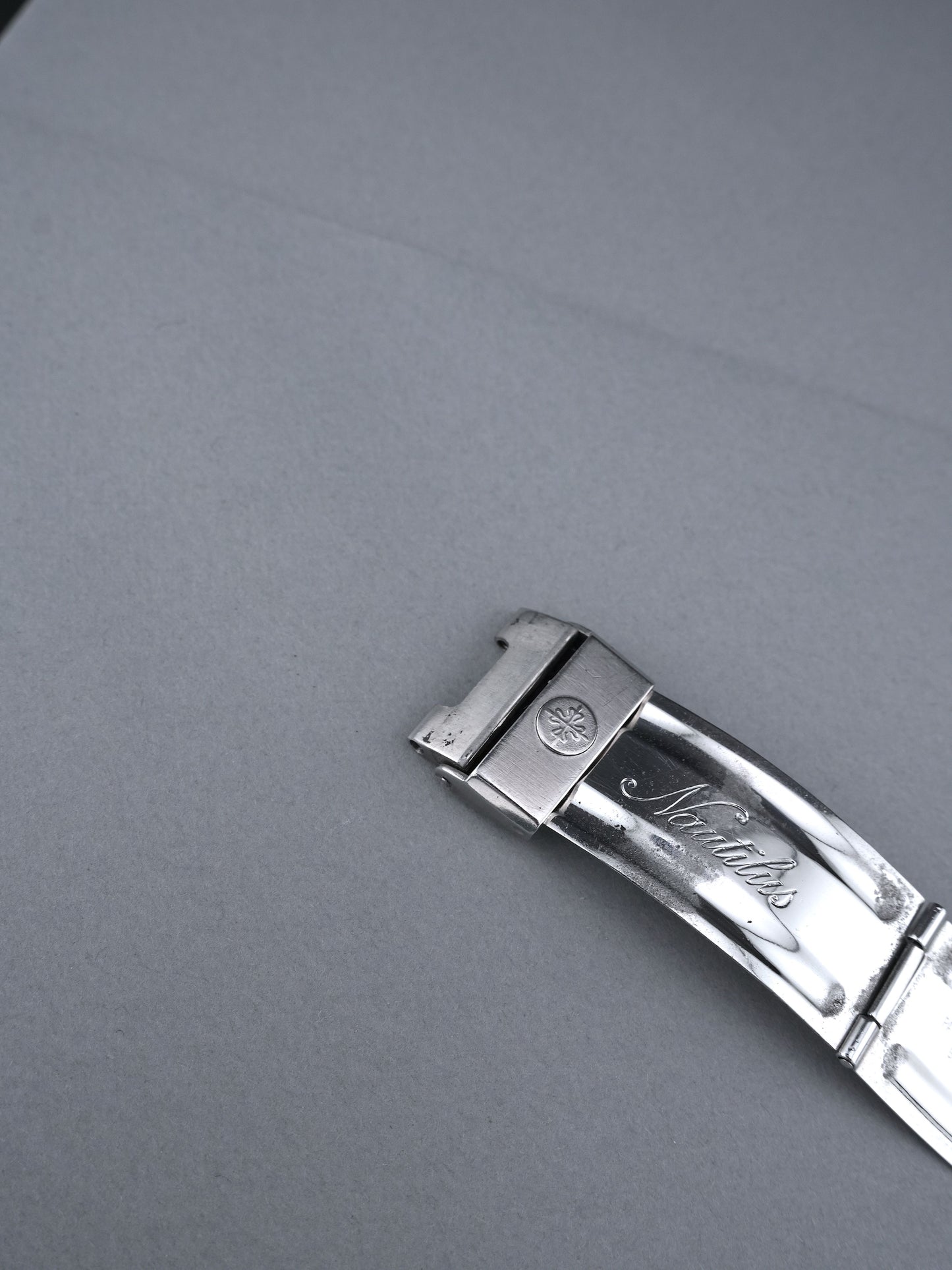 Patek Philippe „Big Logo“ Faltschließe Stahl für Nautilus 3700
