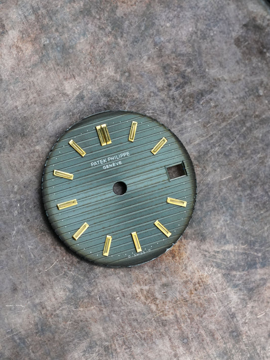 Patek Philippe blau Sigma Zifferblatt für Nautilus gelbgold 3800J Tritium Gold Version Faded Green