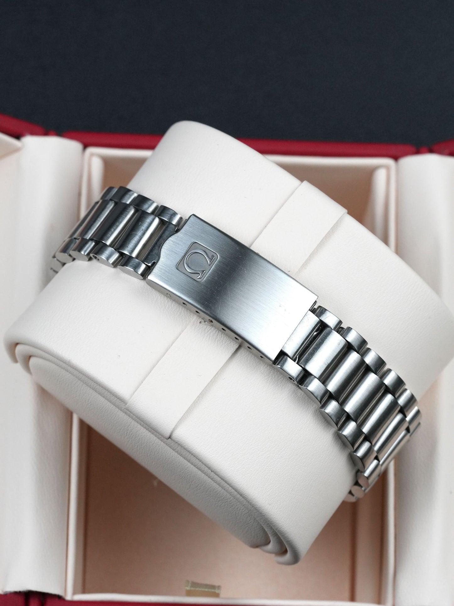 Omega Speedmaster 145022 ST69 | B2 Inlay | 1171/633 Bracelet | Straight Writing | 1972