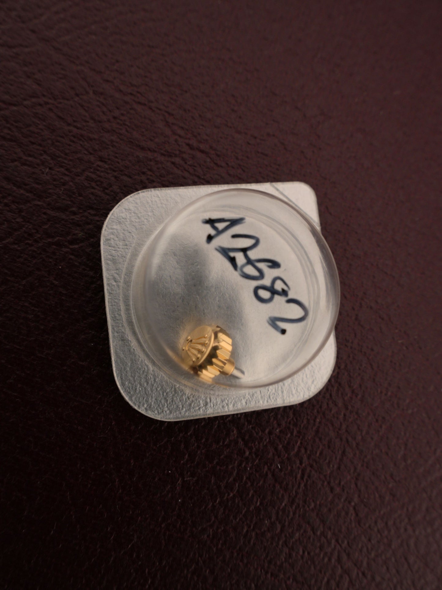 Rolex 126333 Krone | B24-605-8-G1 Yellow Gold 18k | Factory Sealed in Blister für Date-Just 36mm