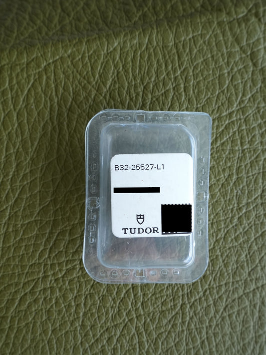 Tudor NOS Link | Steel B32-25527-L1 in blister pack