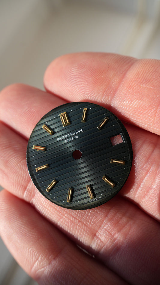 Patek Philippe blau Sigma Zifferblatt für Nautilus gelbgold 3800J Tritium Gold Version Faded Green