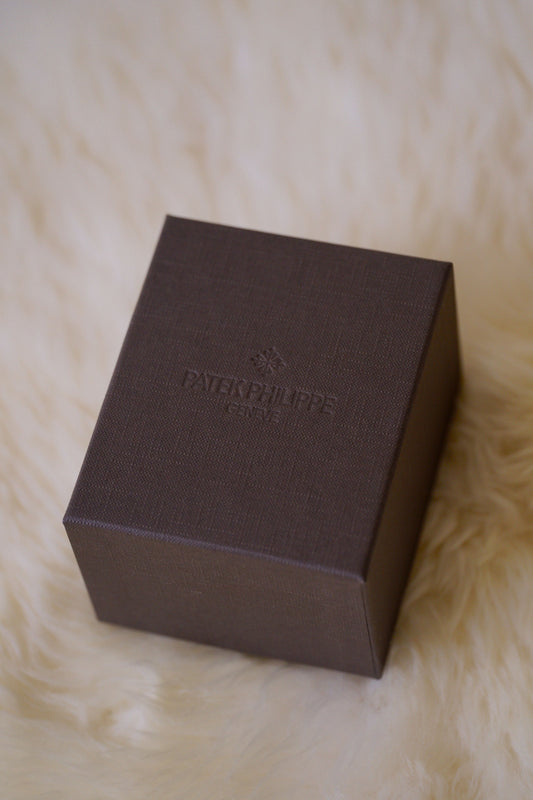 Patek Philippe NOS leather travel box / service box with outer carton