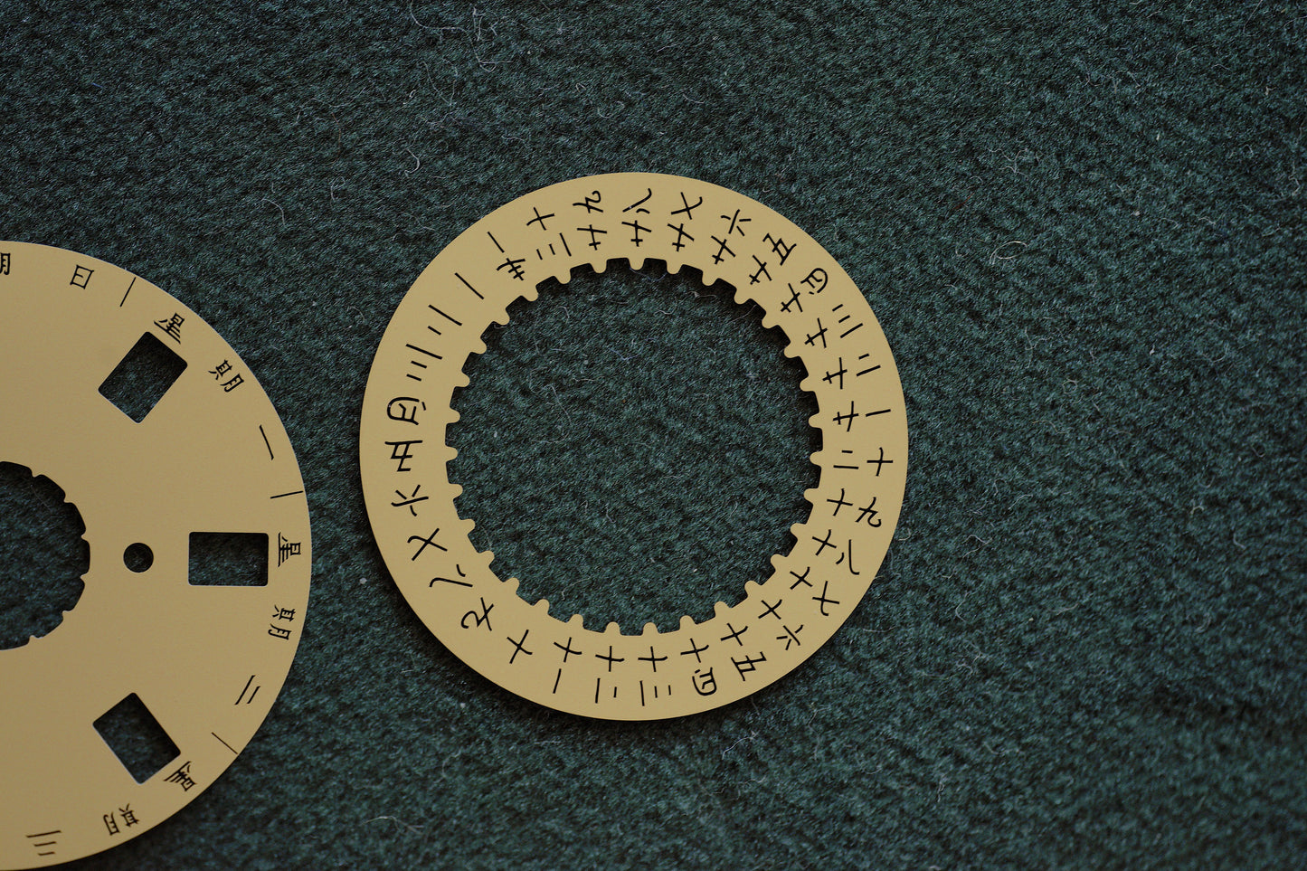 Rolex "chinesisch" Datum- & Tagesscheiben beige für Day-Date 36 mm mit caliber 3155 18238 | 118238